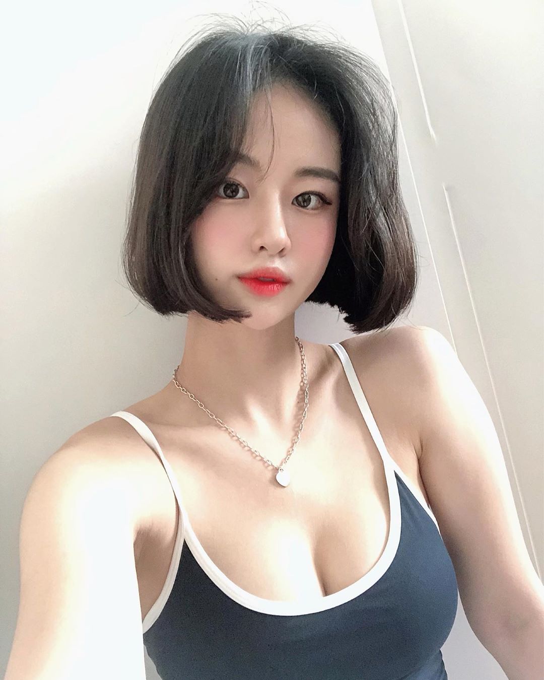 巨乳撐爆運動內衣 形狀超飽滿讓網友忍不住想咬一口 - 亞洲美女 -