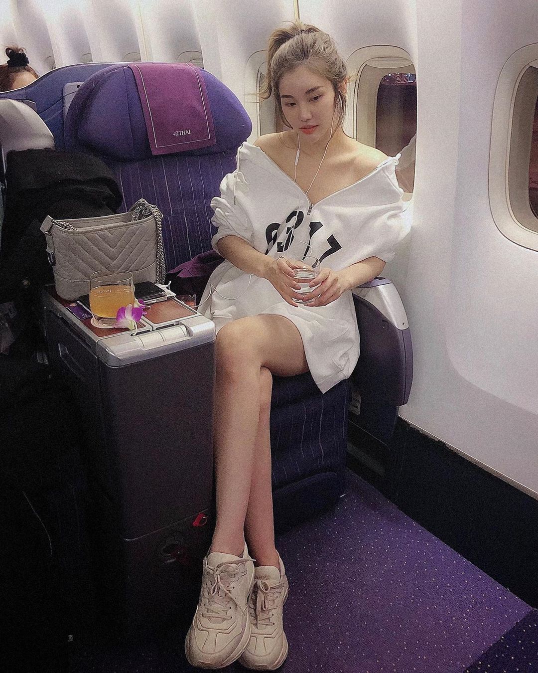 不知道有沒有哪個國家 要找我去制訂緊急撤退計畫 Jarunan - 美女圖 -