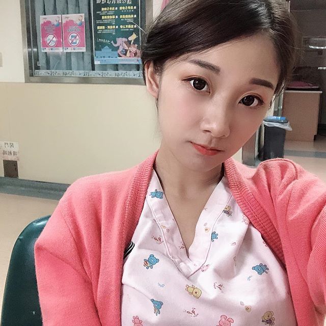 野性護理師是她！院花高顏值曝光「下班狂野解悶」超歐派身材SS+網暴動：身材太極品！ - 美女圖 -
