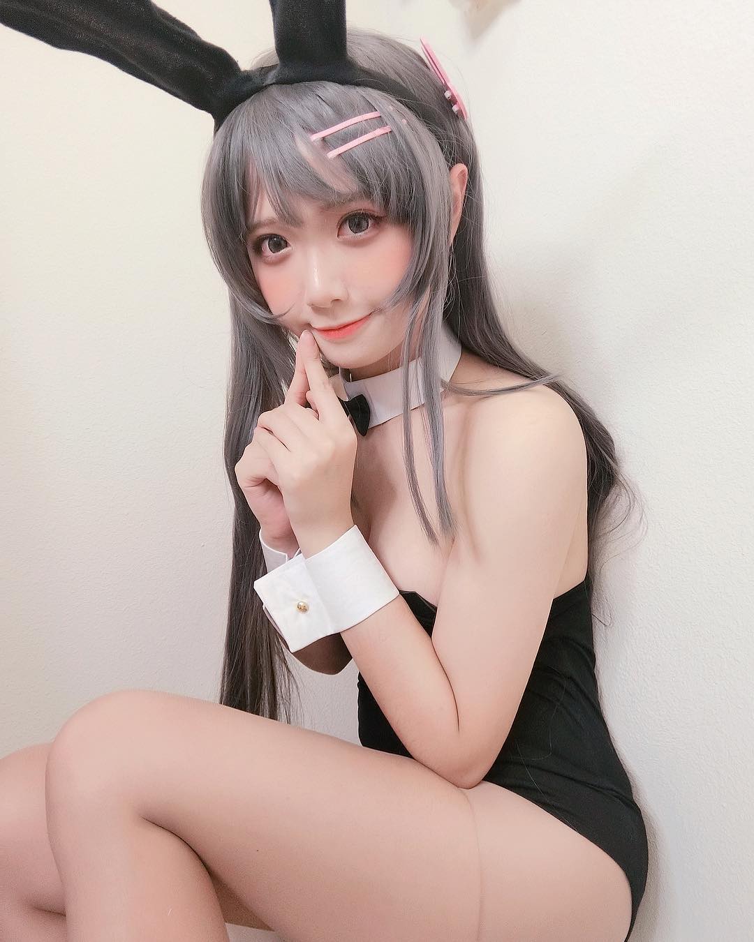 強國coser「童顏巨乳」惹人愛，女款體操服偷藏「兩團肉肉」工口度激升