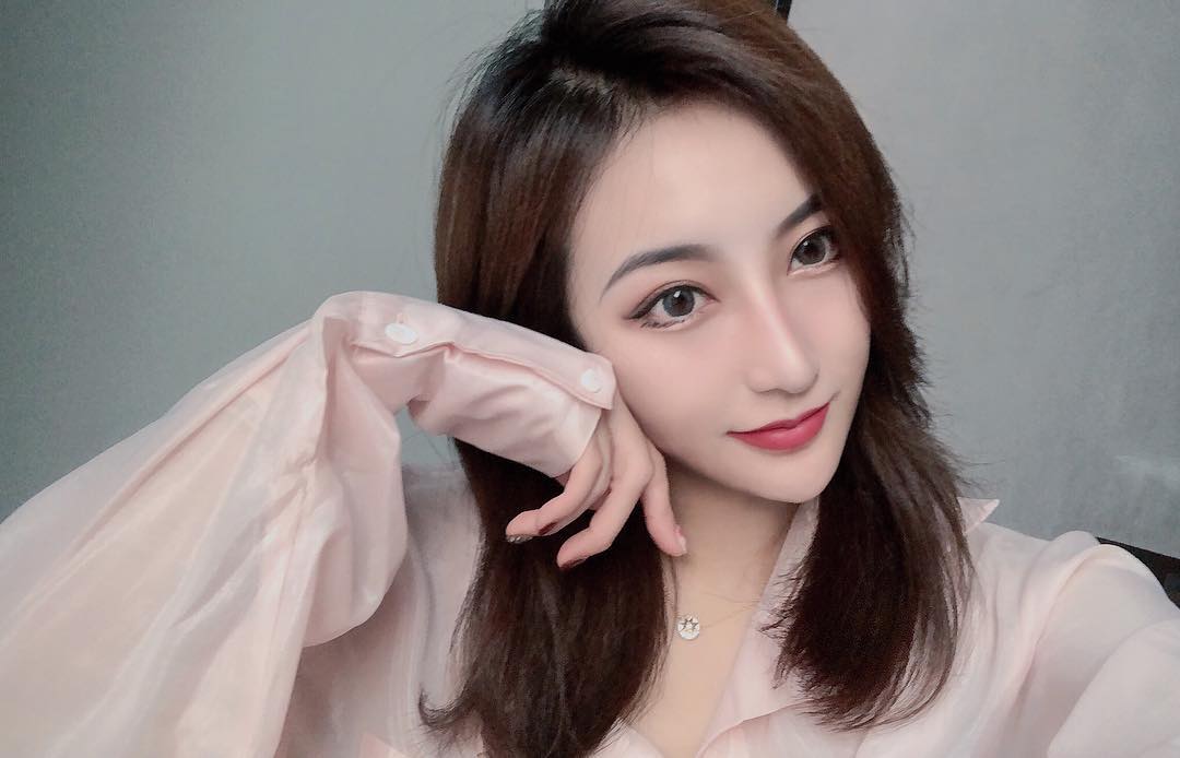 下睫毛有需要刷的這麽密嗎 Kira - 美女圖 -