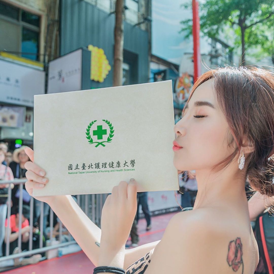 我看病我都沒遇到這種護士 雨玄 - 美女圖 -