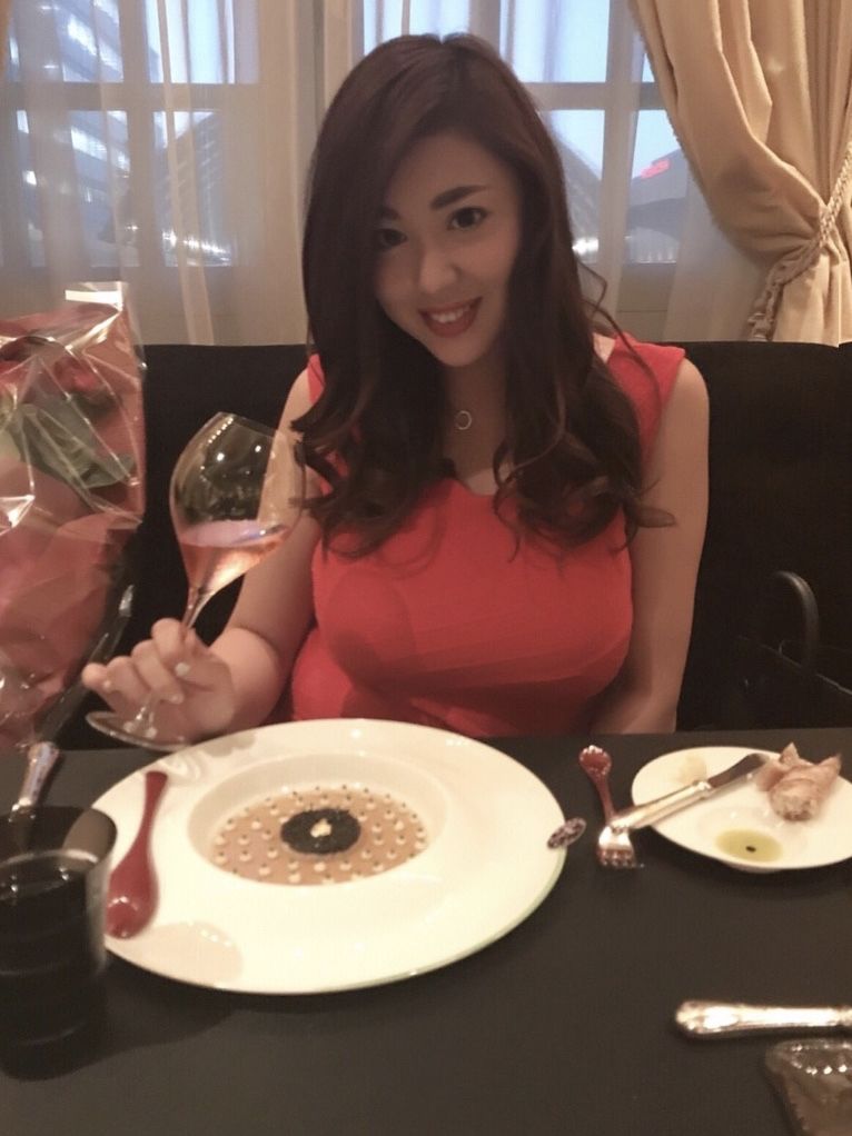 想被母愛包覆著！輕熟姊姊太豐滿「超沈重長輩超兇」奶求想幫忙扶...一手根本無法掌握！ - 美女圖 -