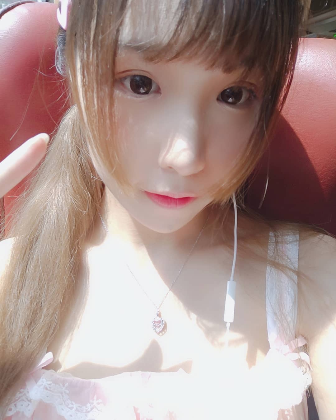 Rimo  慵懶又迷茫的眼神意外迷人 - 美女圖 -