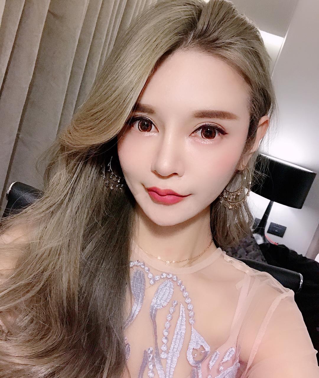 菱角嘴 是不是看起來就是在微笑 Kaley - 美女圖 -