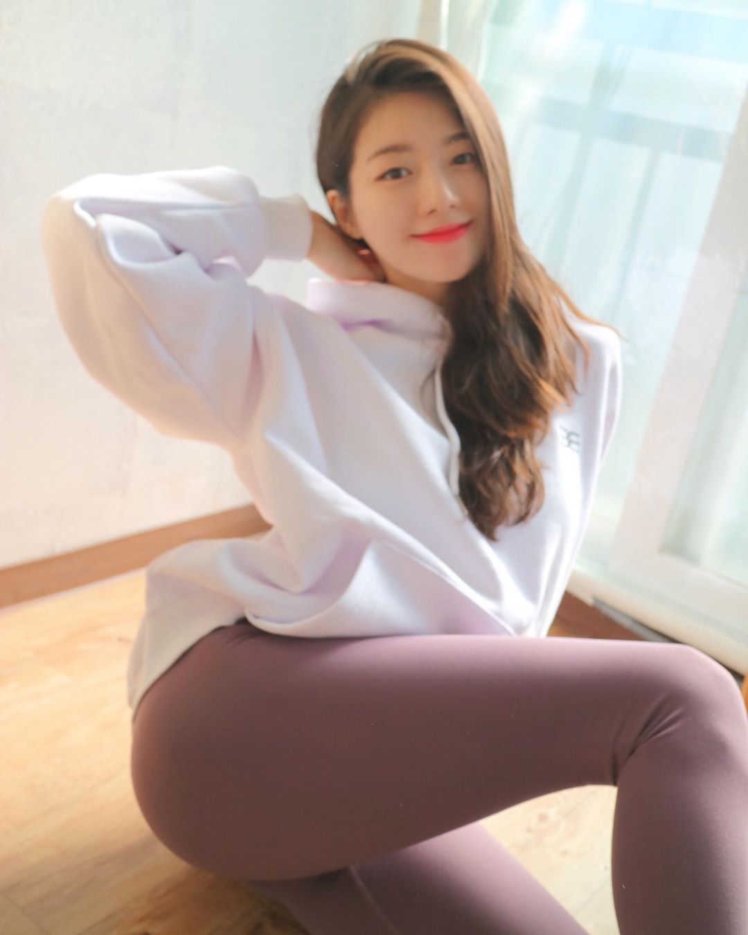韓國瑜珈正妹「李素熙」高難度人體對折角度超不科學　老司機驚嘆：我有個大膽想法