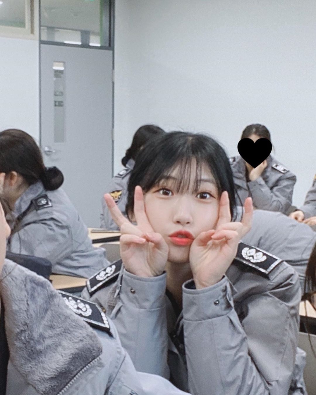 【GG扑克】韓國「正妹女警」세은制服裝扮太萌　網友：願意被她逮捕！