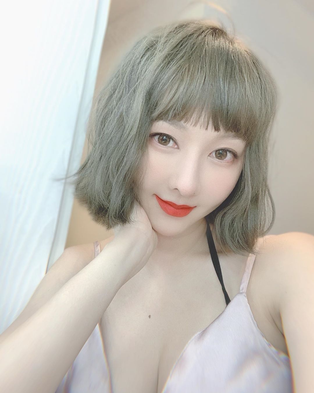 百變造型 淡抹濃妝兩相宜 文思婷 - 美女圖 -
