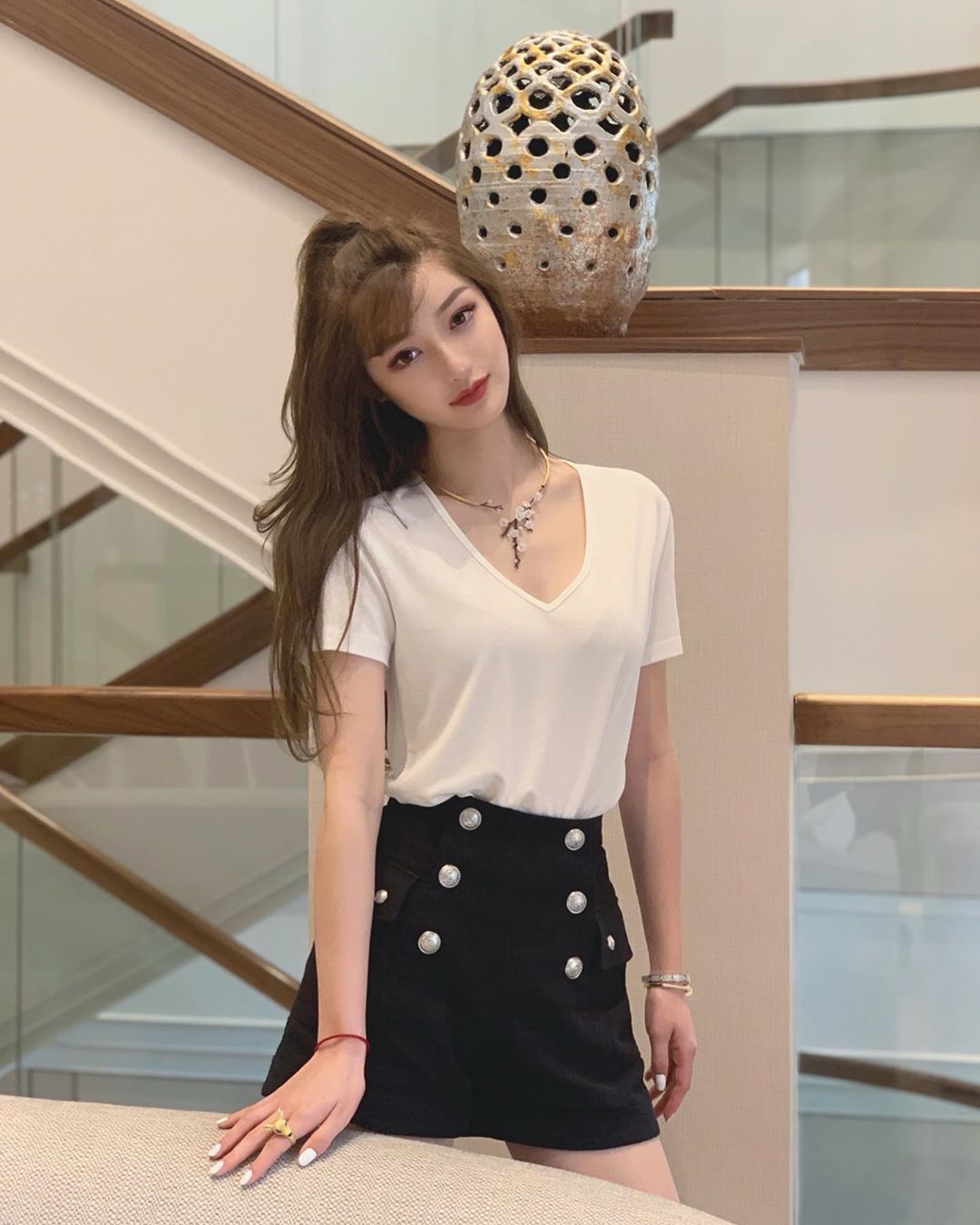 倫敦政經學院 畢業的美女 好像也是做電商 Sabrina - 美女圖 -