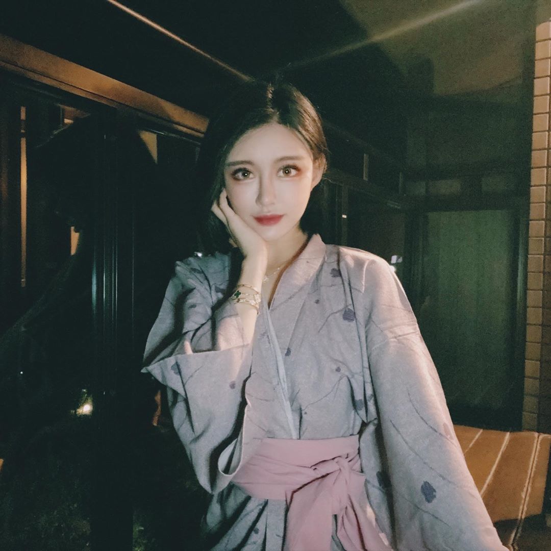 顯然有的美女比較不適合穿高跟鞋 蕭可可 - 美女圖 -