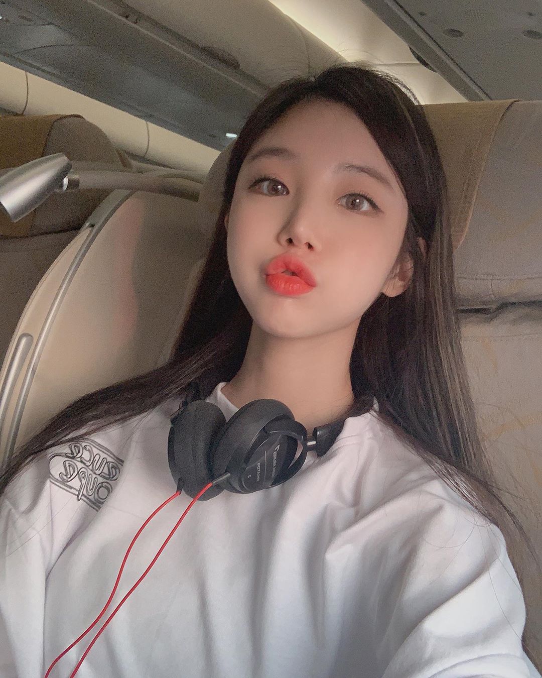 爆奶DJ「SURA」深溝刷盤畫面超邪惡　瘋狂乳搖激烈程度不輸