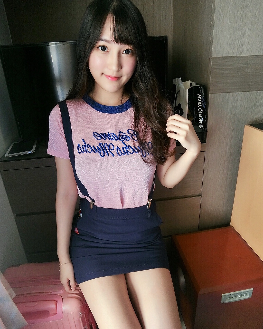 這位小姐姐看來好像未成年 衣梨 - 美女圖 -