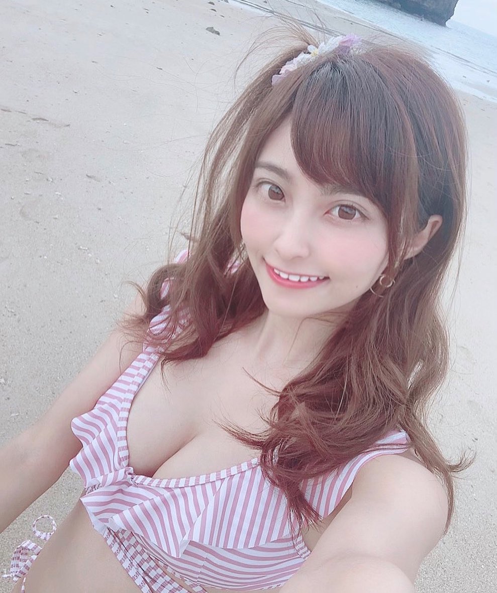 再也不怕看牙科！超甜美「正妹牙助」制服底下隱藏飽滿美乳