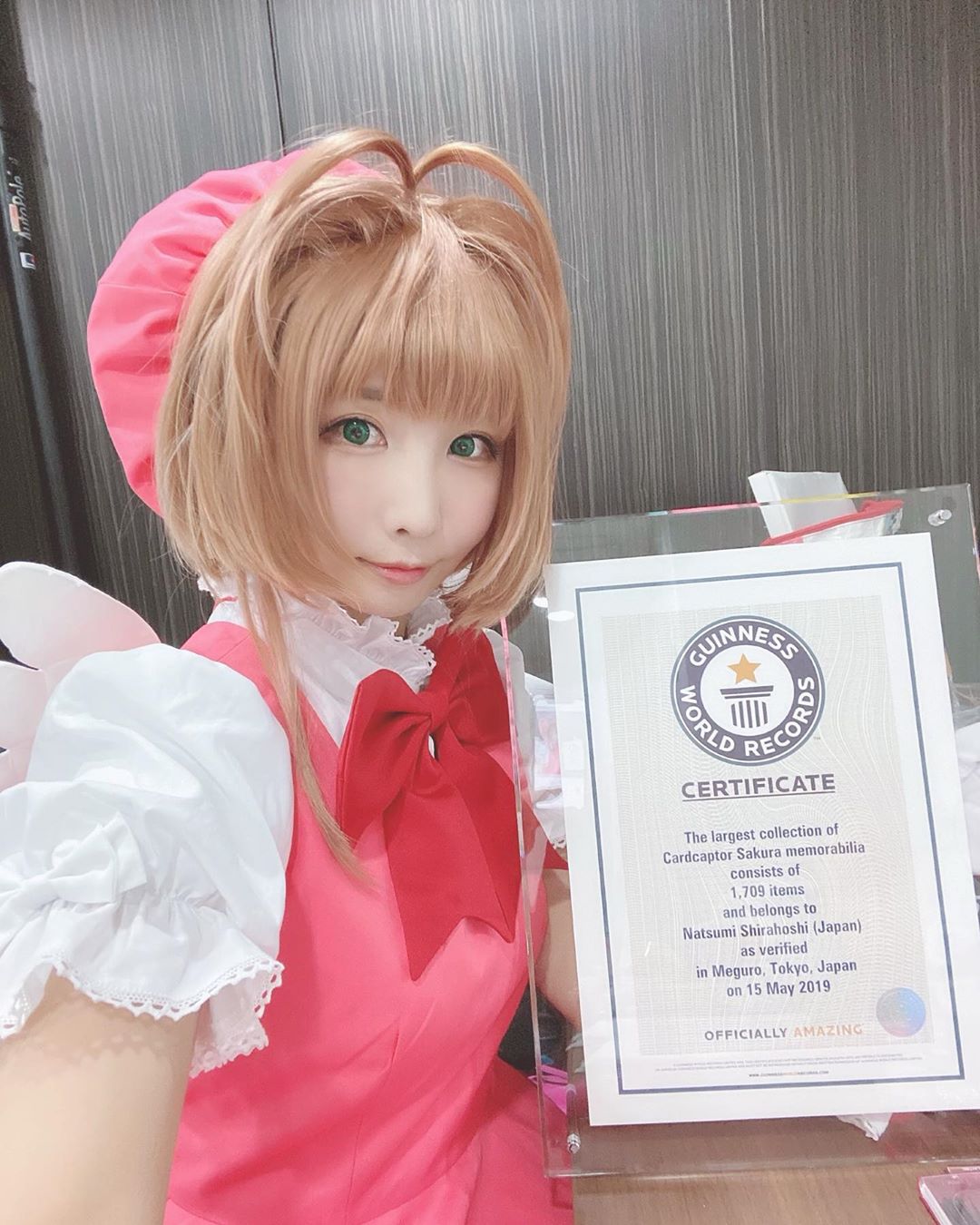 「白嫩美胸妹」是個收集控！日常興趣是 cosplay 秀身材，還是金氏紀錄保持人！