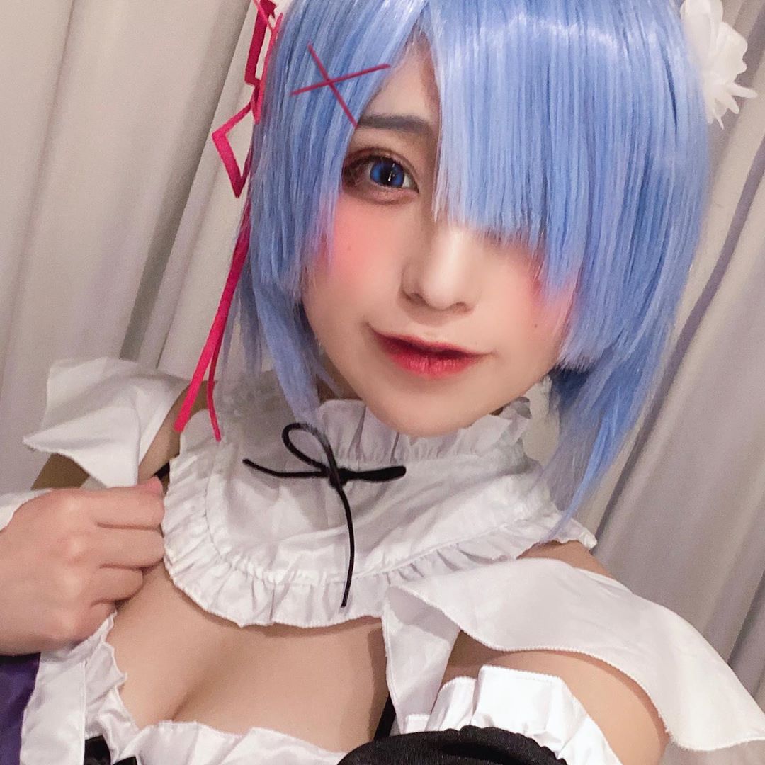 短髮就是正義！小惡魔系 Coser「九重はる」半月型微笑超魅　彷彿從二次元走出來迷幻感