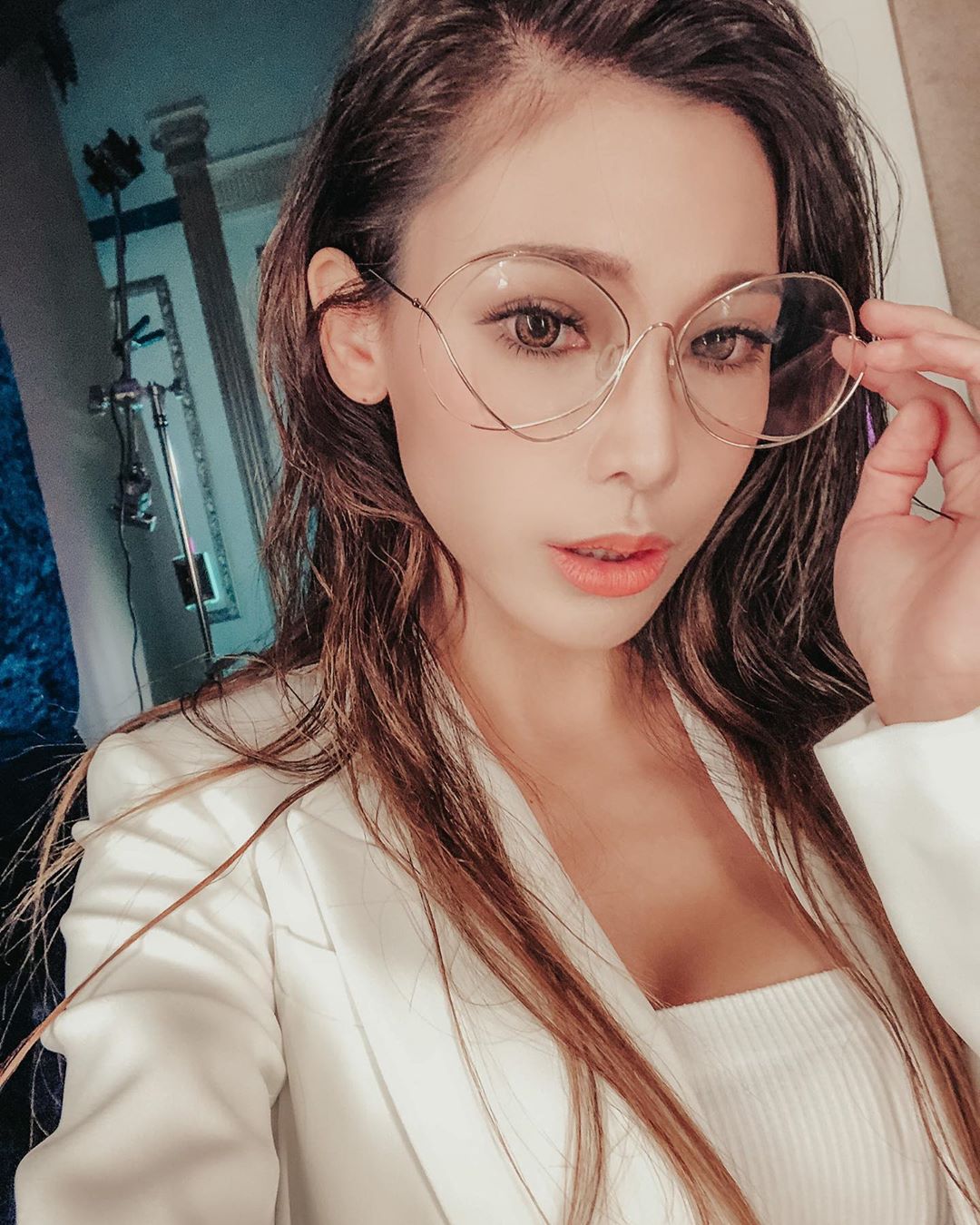 電台「狂野系正妹DJ」神似溫嵐　甜美嗓音X火辣身材超強雙組合