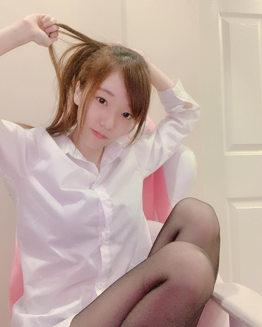 姵儀  IG送上滿滿的福利  粉絲紛喊：出寫真 - 美女圖 -