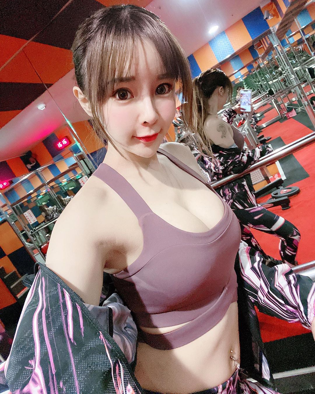 火熱巨乳DJ 紀曉嵐AraSH  尺度無極限若隱若現好性感 - 美女圖 -