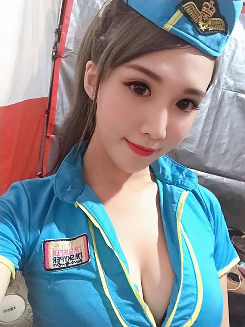 正妹舞者「Milk牛奶」美肌好滑嫩，搶眼爆乳服裝實在好兇！