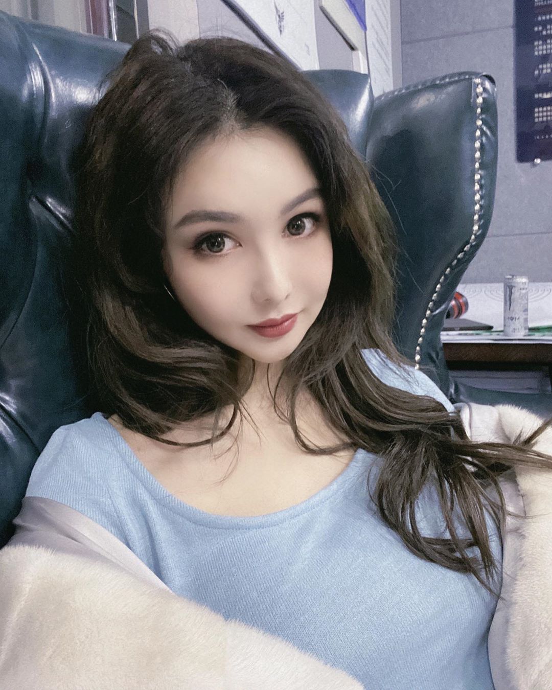 眼光不用往下 就知道胸部有多偉大 美伢兒 - 美女圖 -
