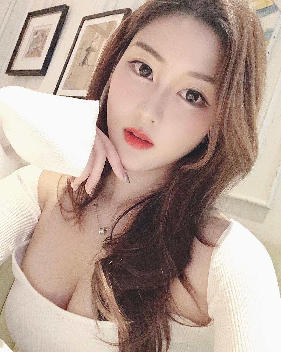除了愛哭以外 找不到什麼缺點啦 Chrrissty - 美女圖 -