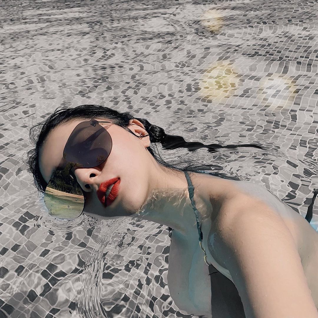 L y o u n g  巨白長輩超大又飽滿！惹火身材讓人凍抹條 - 素人正妹 -