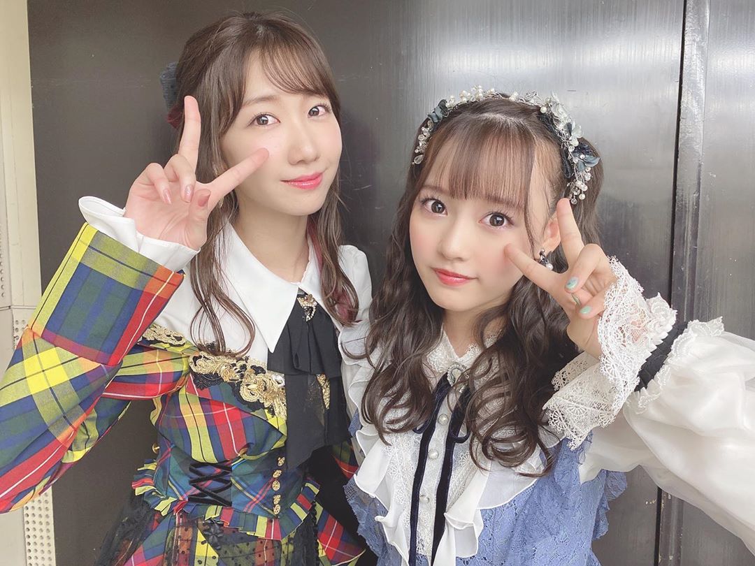 色氣女孩最可愛！AKB48柏木由紀「靠窗脫衣大解放」飽滿雪乳滑出來　拍攝角度超邪惡　