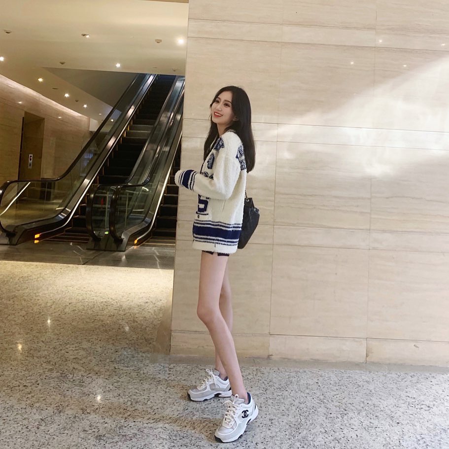 腿長能叫我不秀嗎? Siao Kam - 美女圖 -