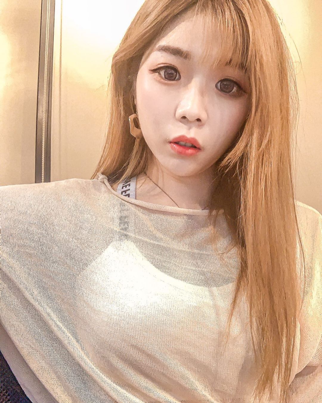 泡泡兒  又大又圓的水波嫩乳 秀出來好惹人疼惜憐愛 - 美女圖 -