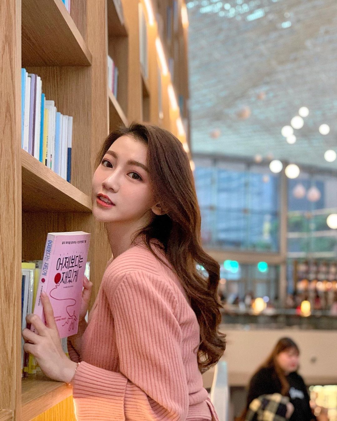 林芷芸 Yunnie  散發自然美......燦爛笑容甜炸 - 美女圖 -