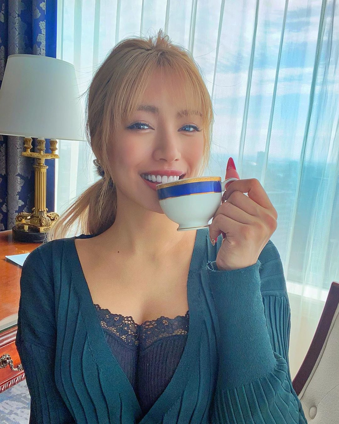 日本的爆乳小惡魔！挺「巨乳沐浴」也不怕人看，超窈窕豐滿曲線誰受得了！