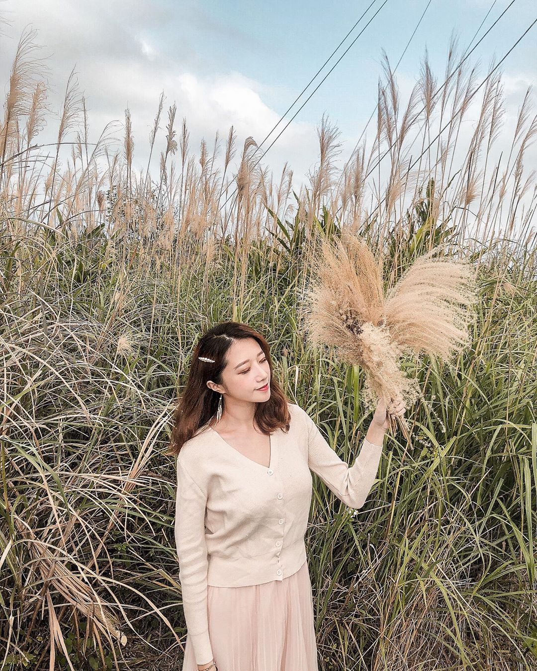 安婷  乳量快炸出 尺寸超巨：真的hen有料 - 美女圖 -