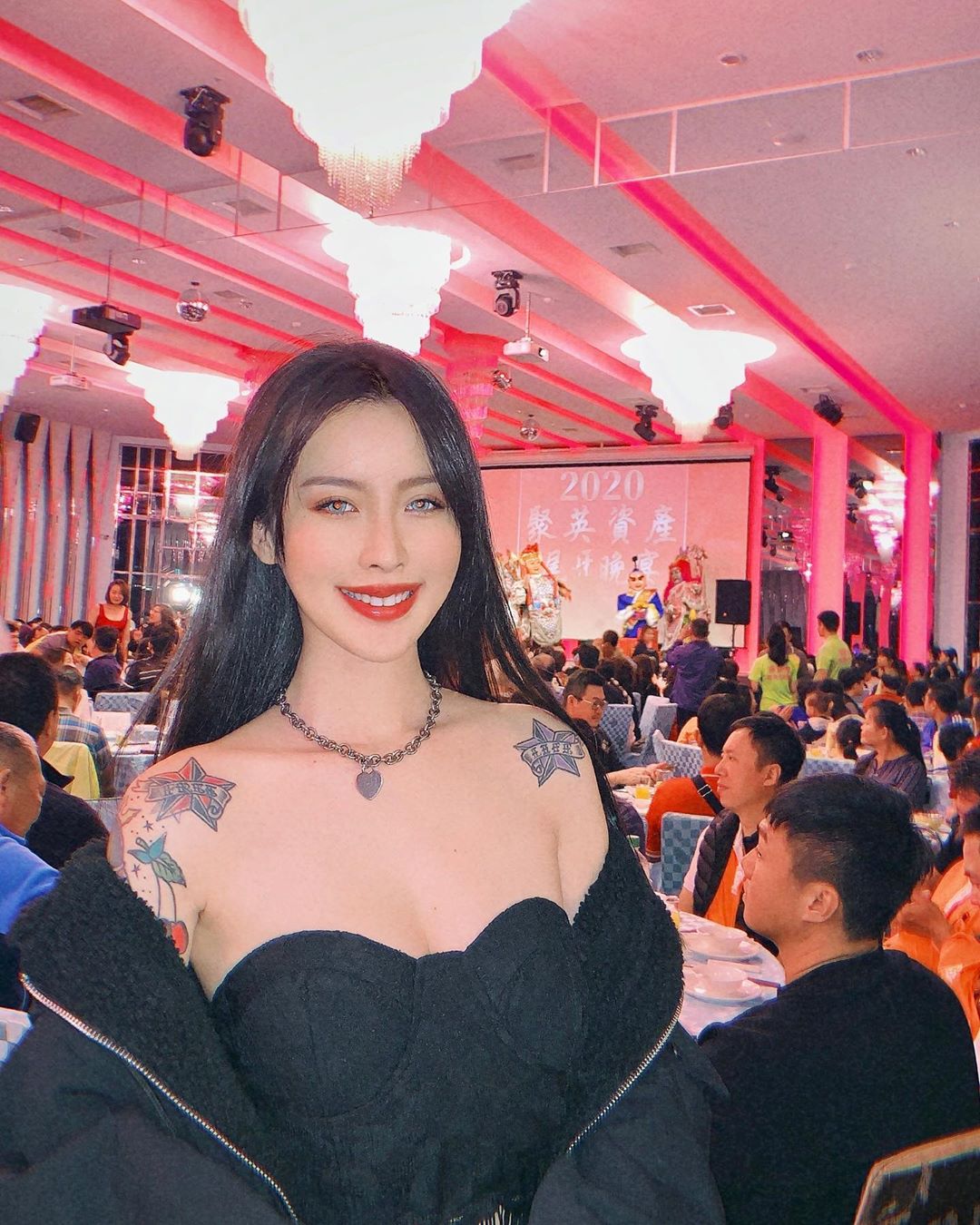 QUEENA  練過的身材果然好優質!大獲網友的心 - 美女圖 -