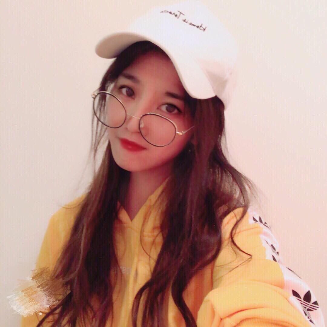甜美女孩Teri   露出美背笑起來讓人想疼愛 - 素人正妹 -