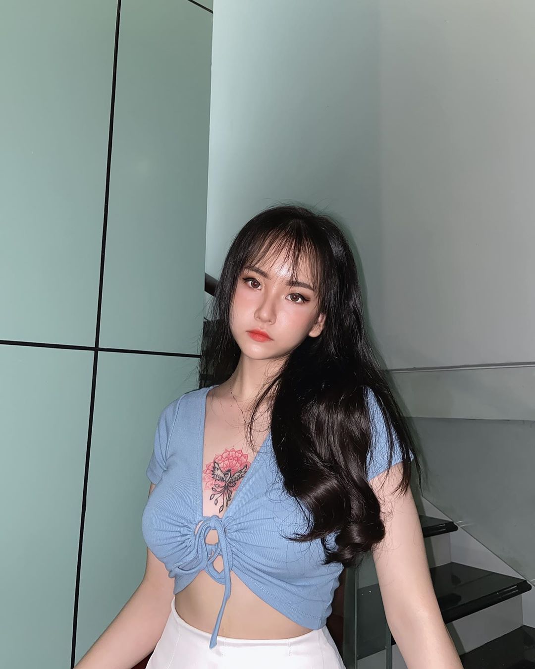 18歲巨乳小美女「Nhã Trân 」奶奶中心刺青超性感，兇猛尺寸發育完全！