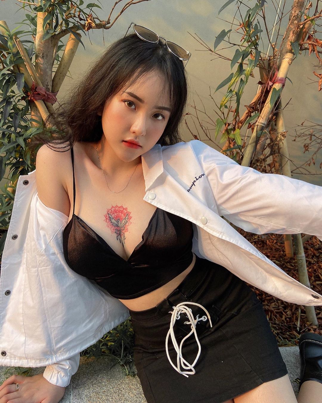18歲巨乳小美女「Nhã Trân 」奶奶中心刺青超性感，兇猛尺寸發育完全！