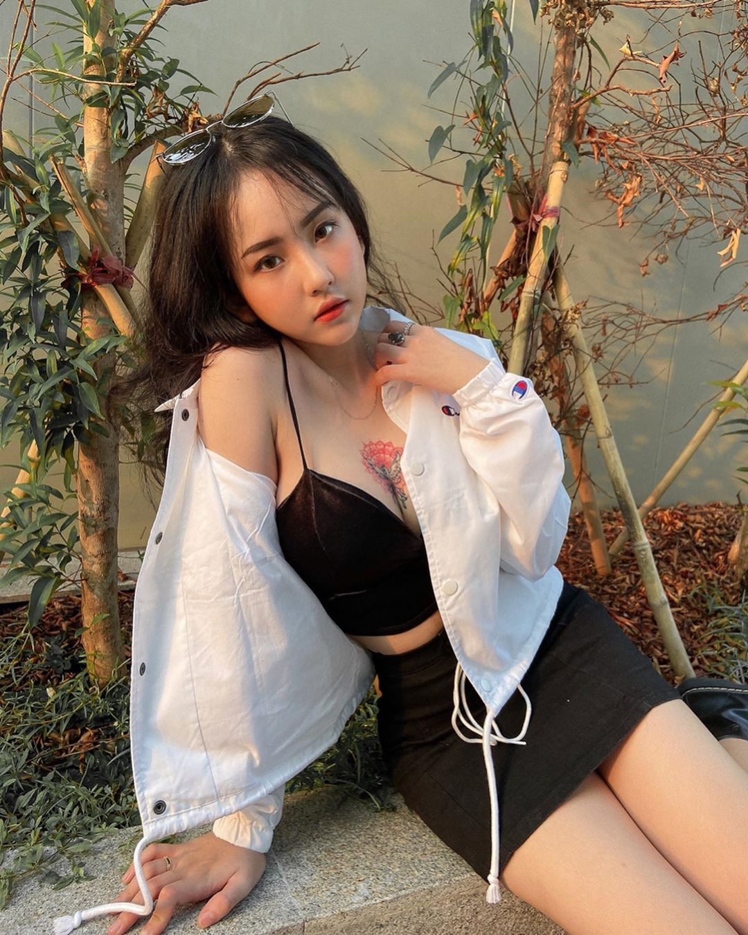 18歲巨乳小美女「Nhã Trân 」奶奶中心刺青超性感，兇猛尺寸發育完全！
