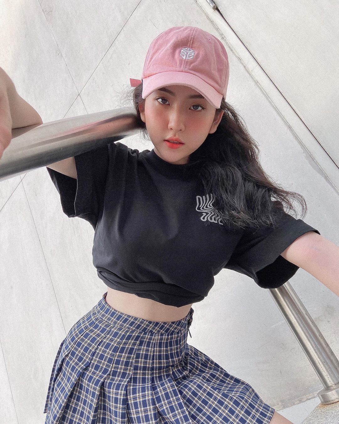 18歲巨乳小美女「Nhã Trân 」奶奶中心刺青超性感，兇猛尺寸發育完全！