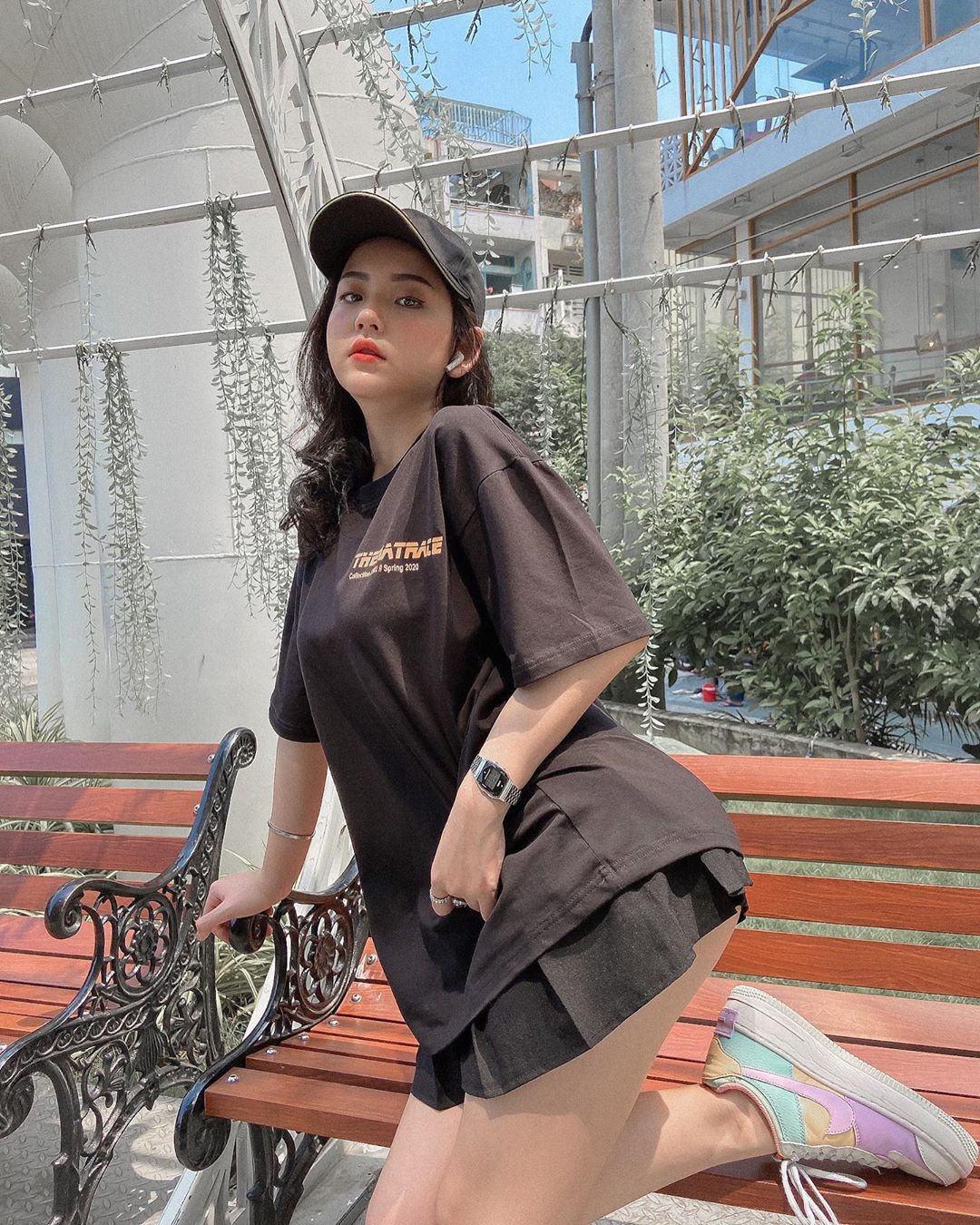 18歲巨乳小美女「Nhã Trân 」奶奶中心刺青超性感，兇猛尺寸發育完全！