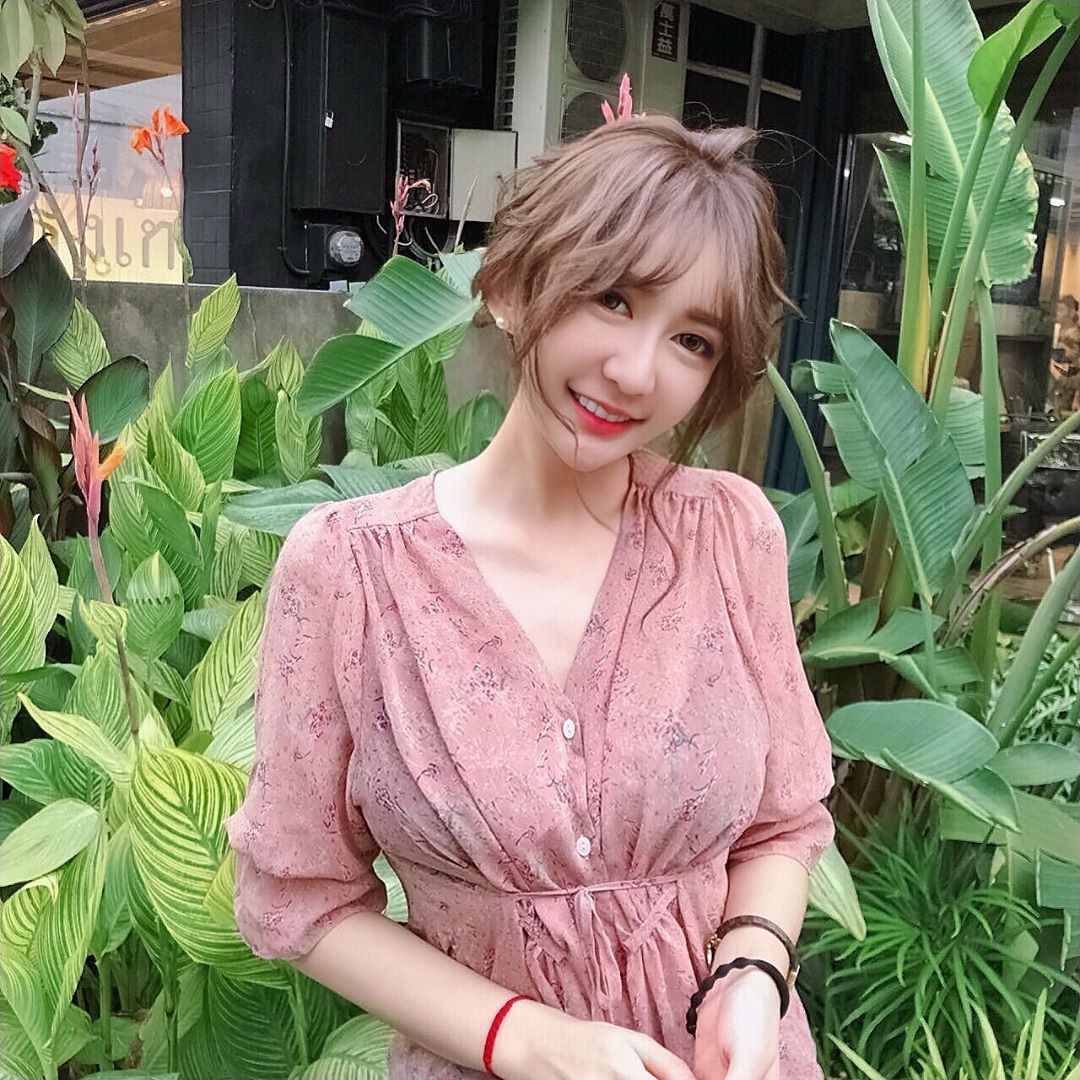 無所遁形的辣體！「溫蒂Wendy」燦爛笑顏太惹愛，豐滿大奶奶連猩猩都超識貨！
