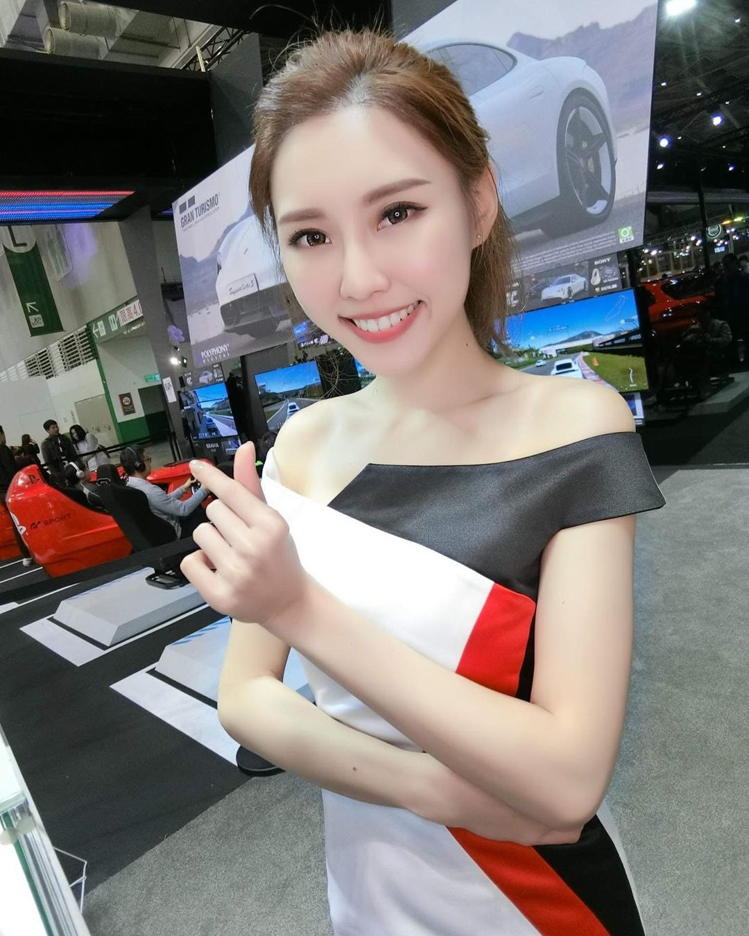Q尼郭珉妏Queenie  超邪惡的身材  一雙嫩白細腿更犯規 - 美女圖 -