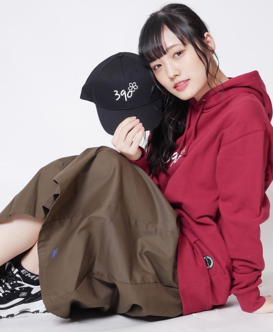 童顏巨乳美少女「安藤咲桜」自然笑顏透明感滿溢　上帝視角炸出「深邃人字溝」整個胸爆