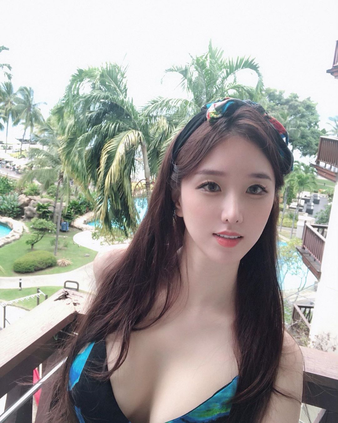 天使臉孔+傲人雪乳！鄉民推爆跪求「草帽女神」竟然是料理達人？好想娶回家啊！