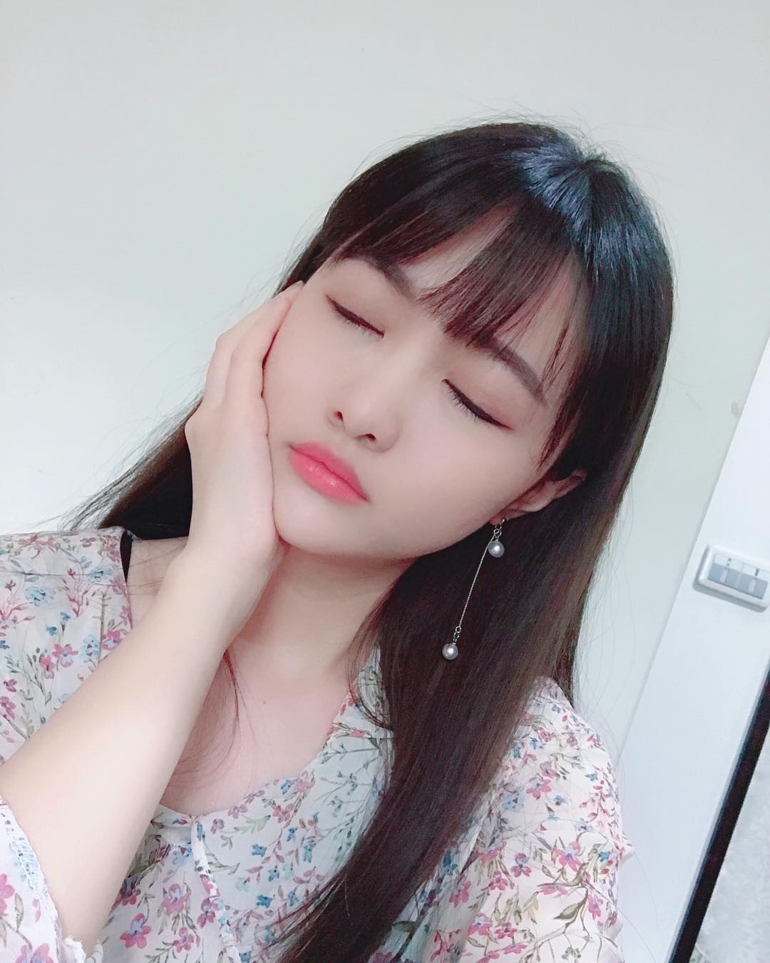 梓璇兒  萌系電眼再加成.....一笑好甜好迷人 - 美女圖 -