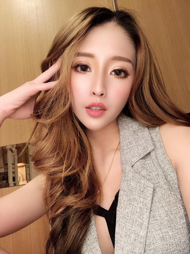 高雄妹子「張楚曼」身材有夠OP！34E兇猛尺寸「過度曝光」好像沒穿，視線不知道要擺哪裡