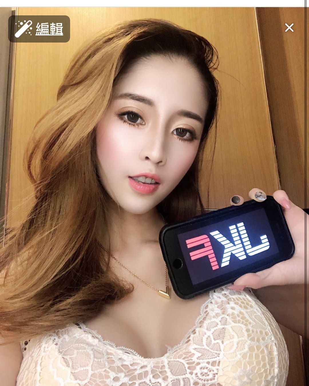 高雄妹子「張楚曼」身材有夠OP！34E兇猛尺寸「過度曝光」好像沒穿，視線不知道要擺哪裡