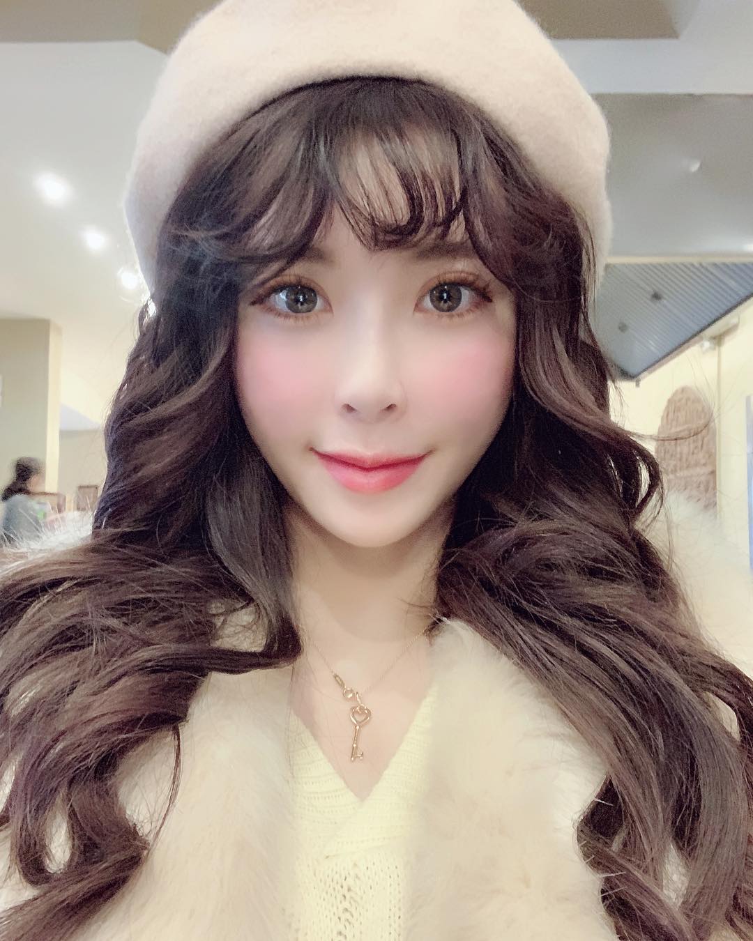 Deby Yang  絕美顏值.....又白又香讓人看的好害羞 - 美女圖 -