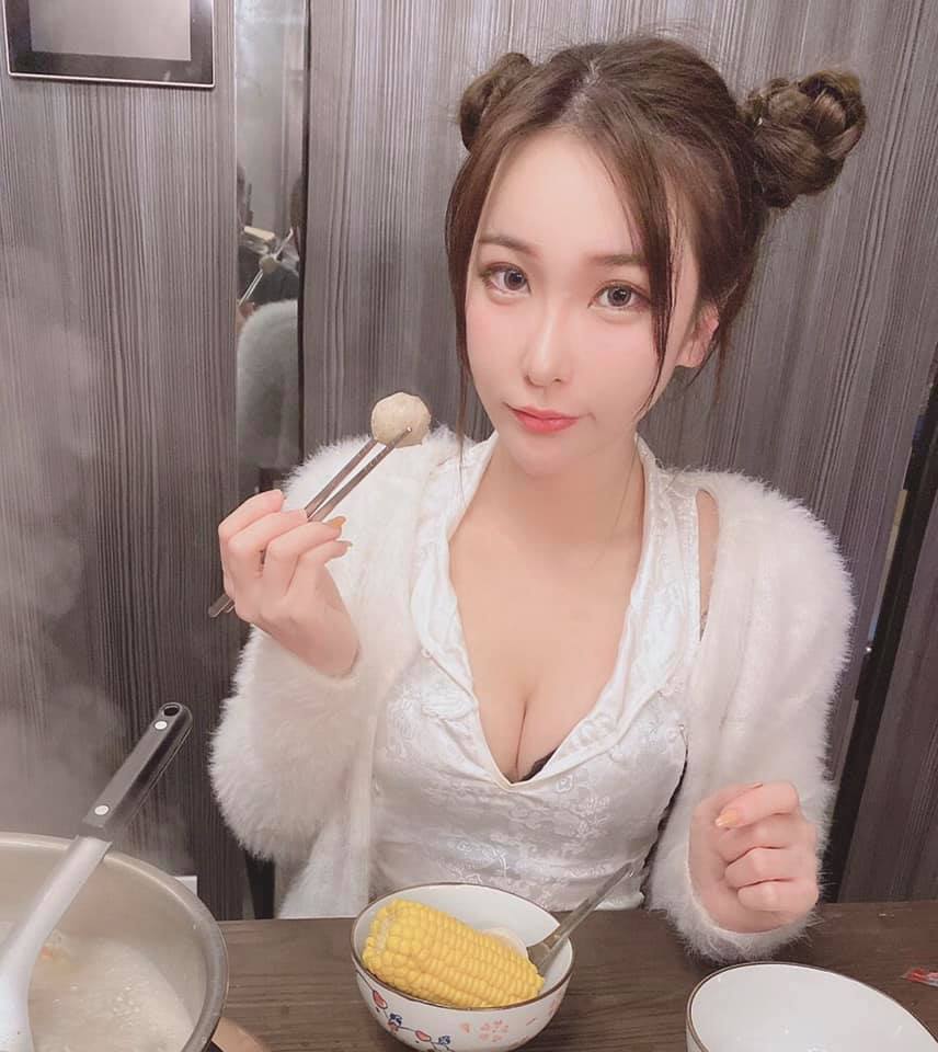 一個眼神就能燃起慾火！女神「余納斯」不只有電眼&#8230;蜜桃尻、美腿也通通不遮全都露了