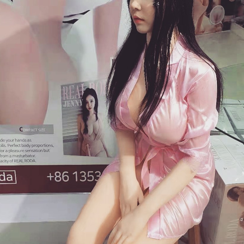性感到代言情趣用品！南韓「巨乳正妹」有夠敬業，推出100%模擬「器官」讓粉絲玩！