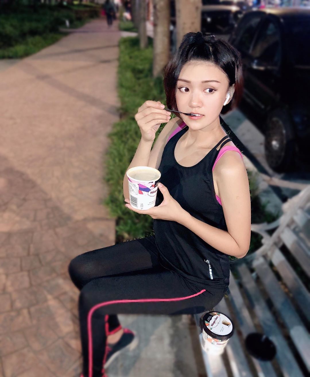 是誰把基隆弄得像威尼斯一樣 粉紅黑 - 美女圖 -